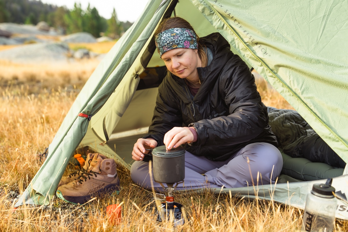 Patagonia DAS Parka on a backpacking trip in the Winds